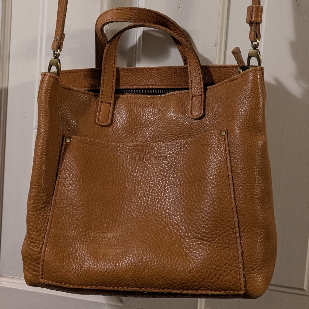 Portland Leather Dune Medium Crossbody